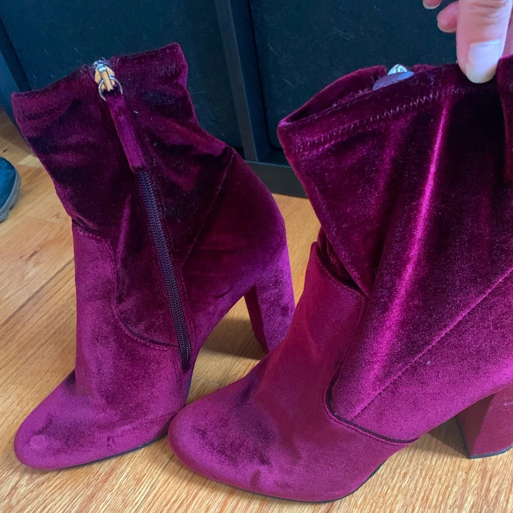 Burgundy velvet heeled Steve Madden booties